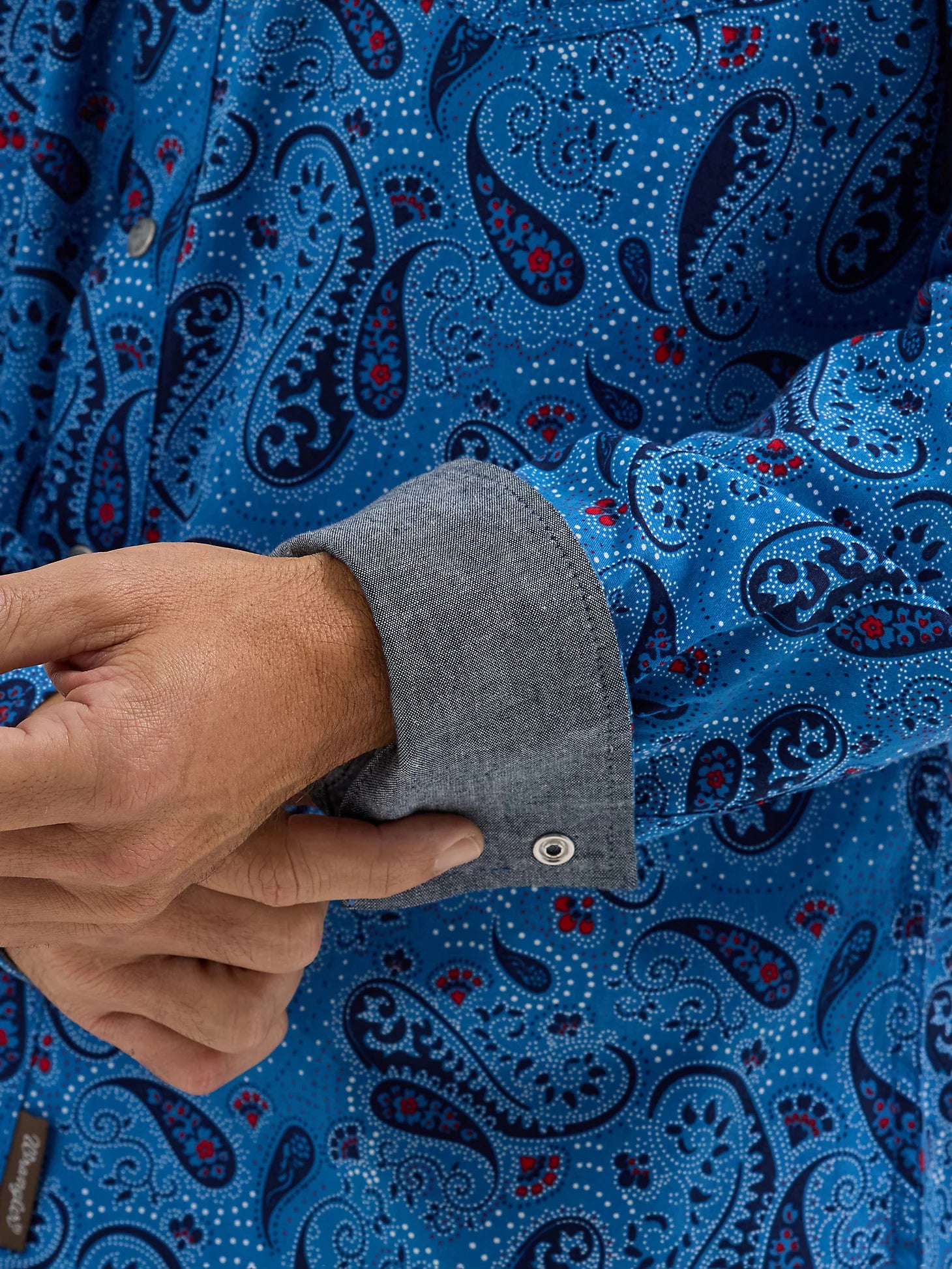 Wrangler Retro® Premium Long Sleeve Shirt - Modern Fit - Bold Navy Paisley