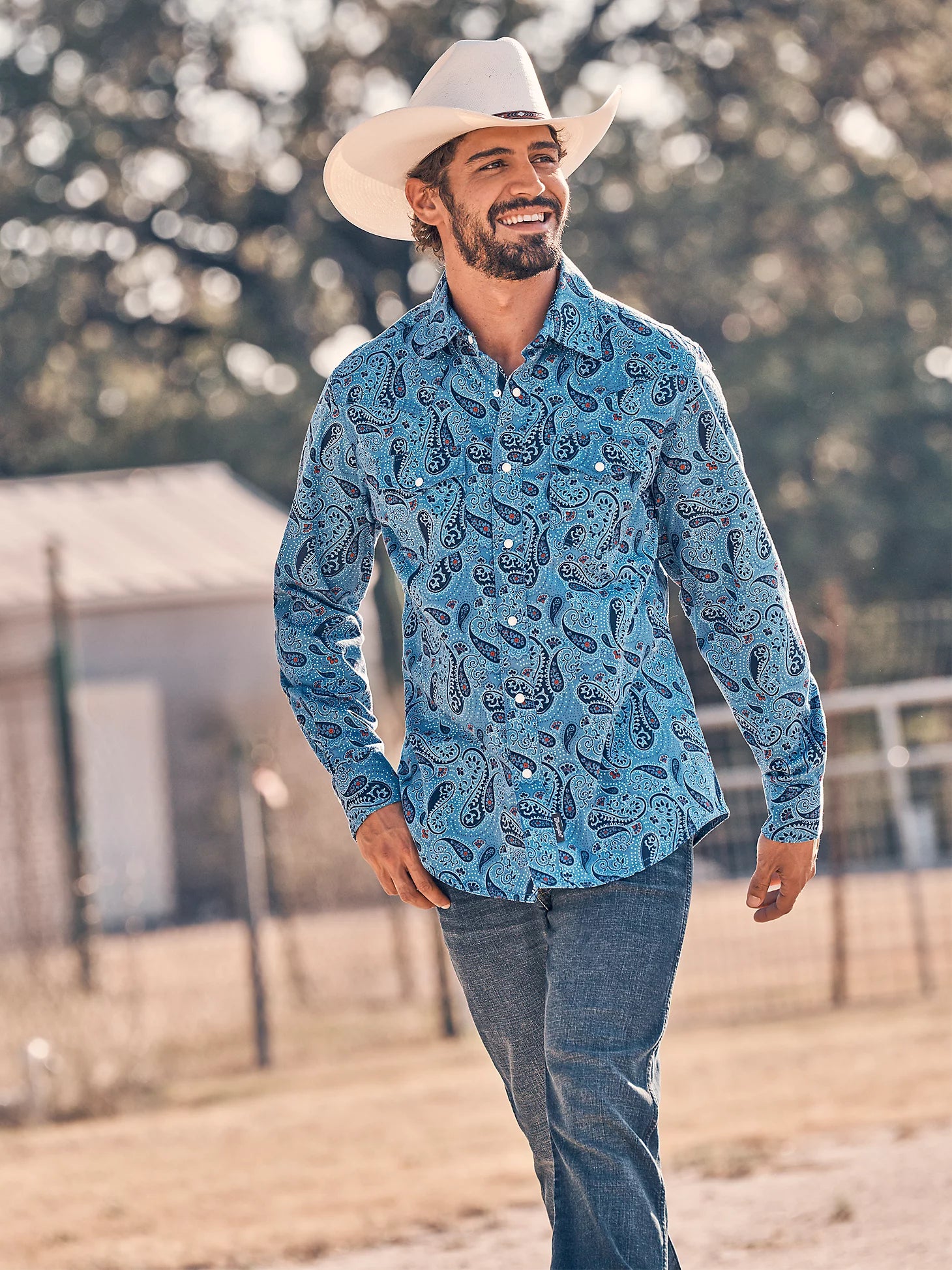 Wrangler Retro® Premium Long Sleeve Shirt - Modern Fit - Bold Navy Paisley