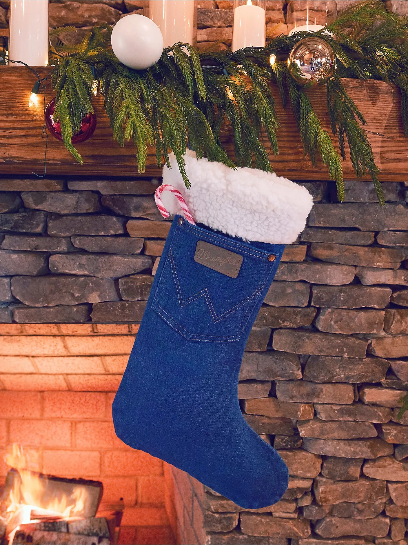 Chaussette de Noël en denim Sherpa Wrangler® - Prélavée