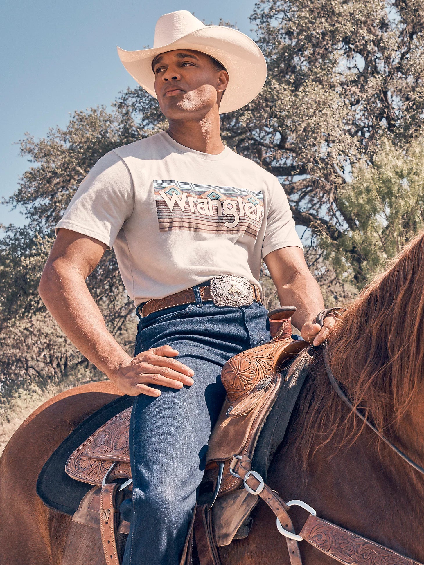 Wrangler® Year-Round Short Sleeve T-Shirt - Regular Fit - Offwhite