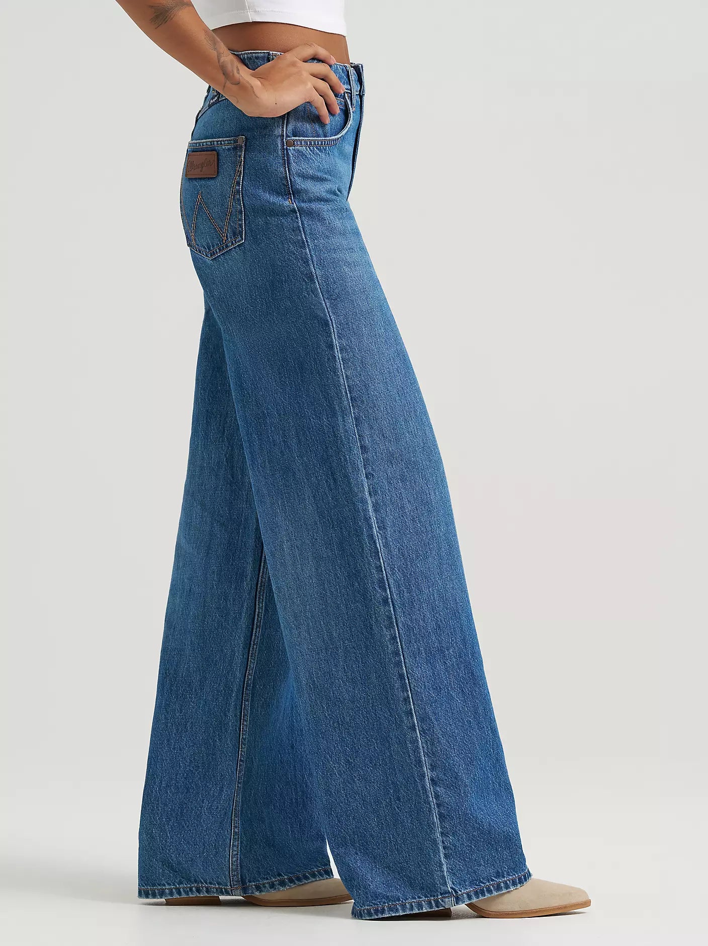 Wrangler Retro® Bailey High Rise Wide Leg Jean