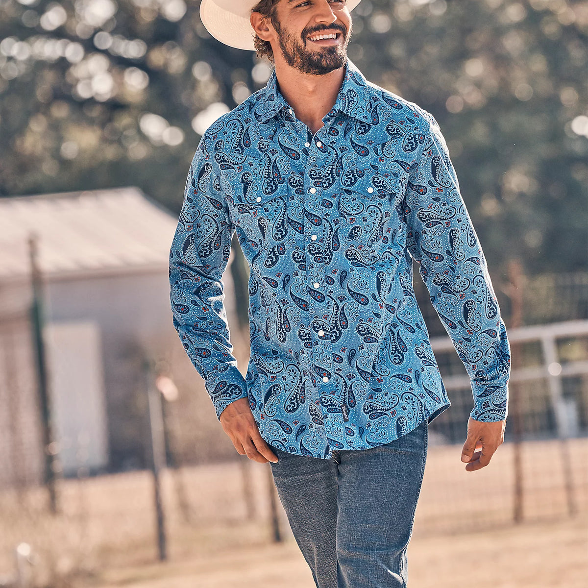 Wrangler Chemise utilitaire d'extérieur boutonnée à l'avant à Wrangler Chemise utilitaire d'extérieur boutonnée à l'avant à