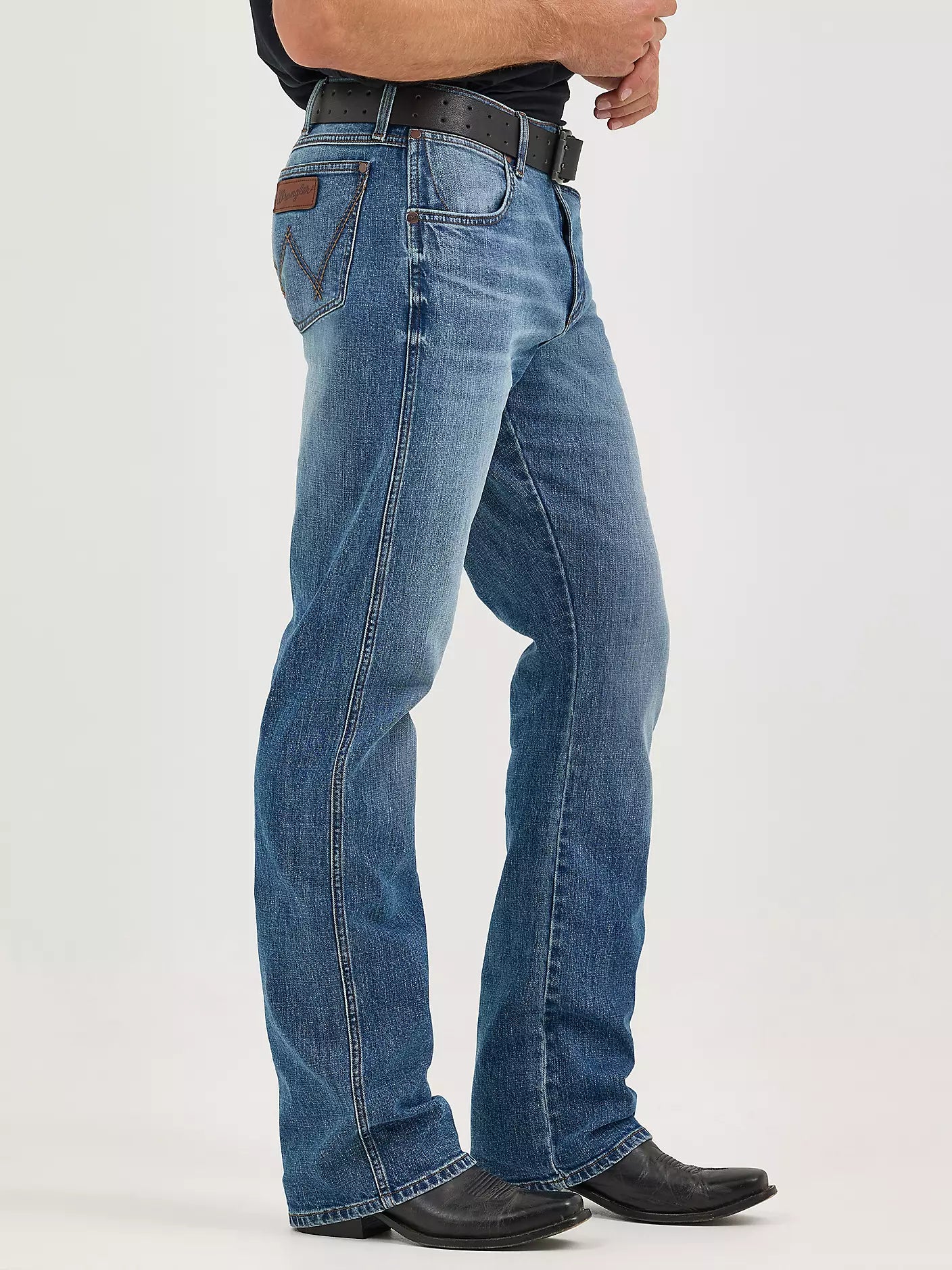Men's Wrangler Retro® Relaxed Fit Bootcut Jean