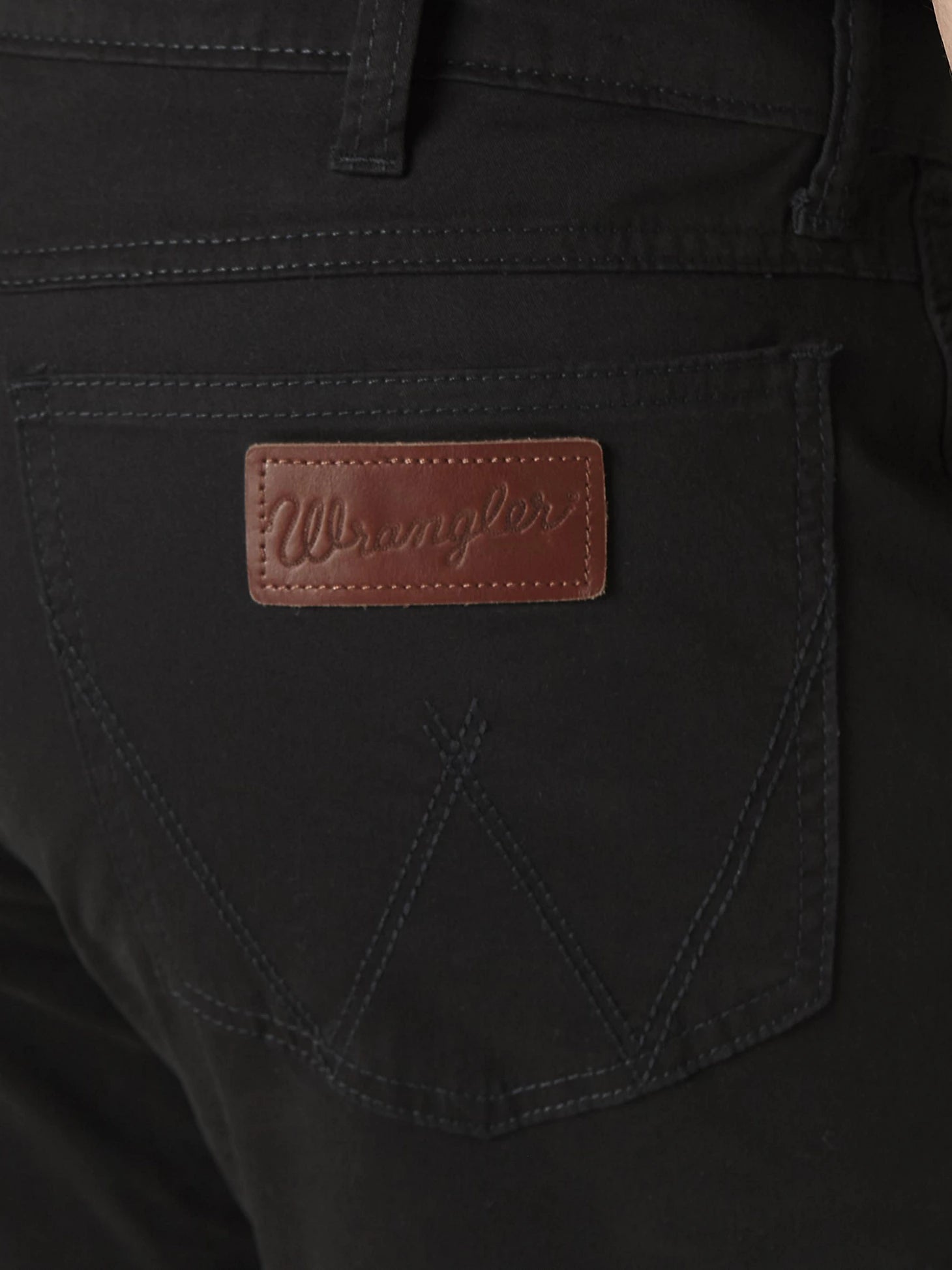 Wrangler Retro® Jean - Slim Straight Jean - Black